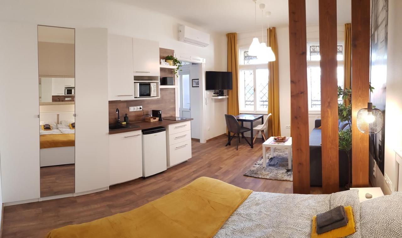 Downtown Station Apartment Budapeste Exterior foto
